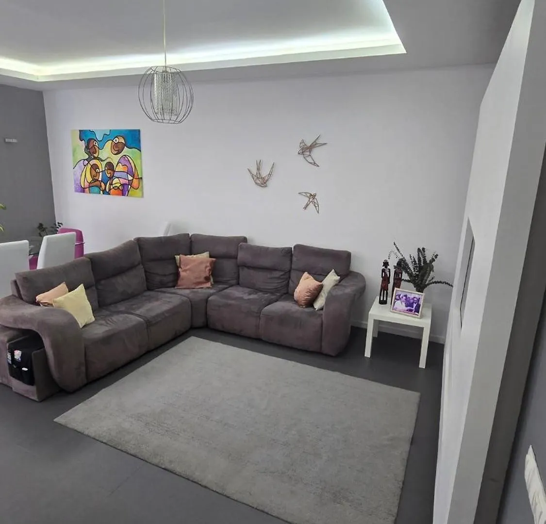 Family Apartment With Pool 普拉亚 0*,